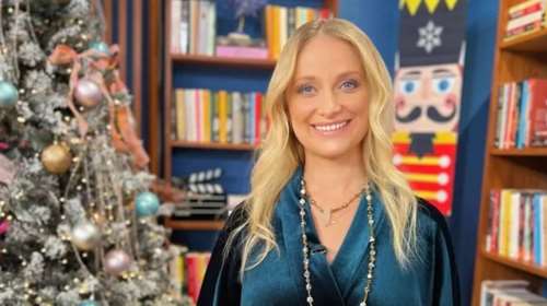 Λένα Δροσάκη: Με τζιν σορτσάκι και ψηλές κάλτσες στην πιο σέξι της εμφάνιση ever το 2015