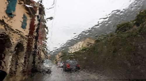 Αστατος ο καιρός σήμερα: Πού θα εκδηλωθούν καταιγίδες - Εως 22 βαθμούς ο υδράργυρος