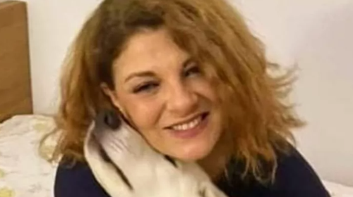 Η Τάνια Τρύπη αγκαλιά με σκύλο που κακοποιήθηκε σεξουαλικά: Το ηχηρό μήνυμά της