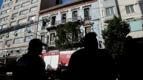 Συναγερμός στην πυροσβεστική: Μεγάλη πυρκαγιά σε κτίριο στο κέντρο της Αθήνας [εικόνες]