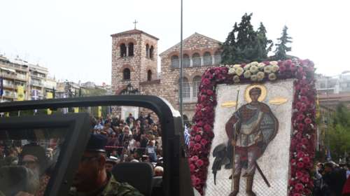 Θεσσαλονίκη: Πλήθος κόσμου στη λιτάνευση της εικόνας και των λειψάνων του Αγίου Δημητρίου [εικόνες]