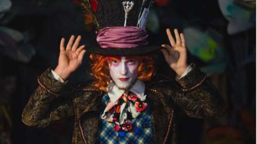 H &quot;Αλίκη στη Χώρα των Θαυμάτων&quot; σε ένα φαντασμαγορικό show