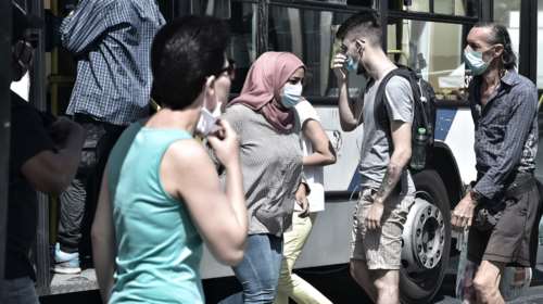 Εξαδάκτυλος: Η μάσκα, &quot;εργαλείο&quot; που θα μας βοηθήσει να συνεχίζουμε τη ζωή μας