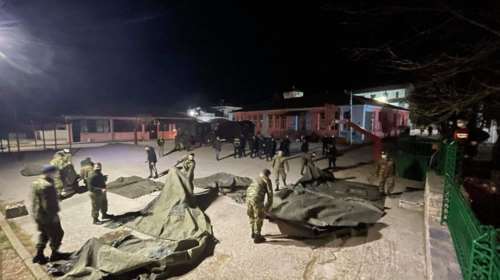 Σεισμός Ελασσόνα: Έστησε σκηνές ο στρατός στο Ζάρκο Τρικάλων - 80 μη κατοικήσιμα σπίτια