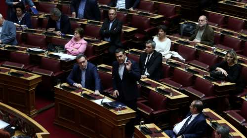 Βουλή: Καμία αναφορά από ΣΥΡΙΖΑ για τους νεκρούς της Marfin