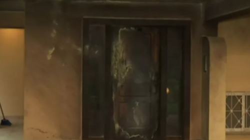 Επίθεση με γκαζάκια στο σπίτι του δημοσιογράφου Αρη Πορτοσάλτε [εικόνες - βίντεο]