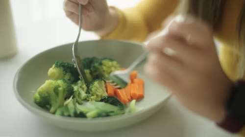 Πώς να φροντίσεις το συκώτι σου φυσικά; 10 απλοί τρόποι για καλύτερη λειτουργία (χωρίς ακραίες τακτικές)