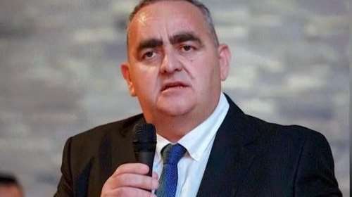 Φρέντι Μπελέρης - Οι φόβοι των ομογενών στην Αλβανία: Αν καταδικαστεί χάνει τη δημαρχία
