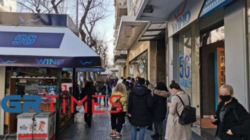 Κορονοϊός: Για ψώνια με σύμμαχο τον καλό καιρό οι Θεσσαλονικείς - Μεγάλες ουρές στα καταστήματα [Εικόνες]