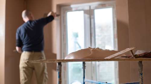 Ερχονται νέα προγράμματα 2 δισ. ευρώ για ανακαινίσεις παλιών κατοικιών