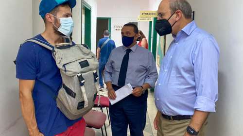 Εφοδος Χατζηδάκη στον ΕΦΚΑ Κορίνθου: Απαράδεκτες οι συνθήκες - Στο πειθαρχικό η ΠΥΣΥάρχης Πελοποννήσου