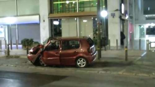 Σφοδρό τροχαίο στο κέντρο της Αθήνας: Tέσσερις τραυματίες στη Βασιλίσσης Σοφίας - Aμορφη μάζα το ένα από τα δύο οχήματα