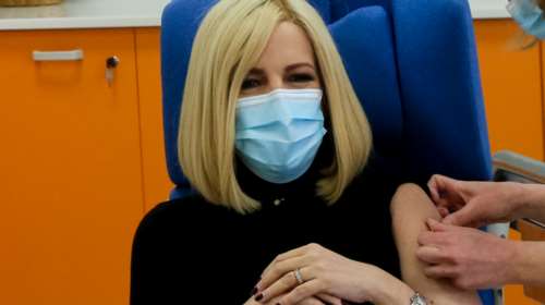 Κορονοϊός: Εκανε και τη 2η δόση του εμβολίου η πρόεδρος του ΚΙΝΑΛ Φώφη Γεννηματά