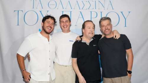 Αντελίνα Βαρθακούρη: Φωτογραφίζει τον Γιάννη Πάριο με τα τέσσερα παιδιά και τα εγγόνια του