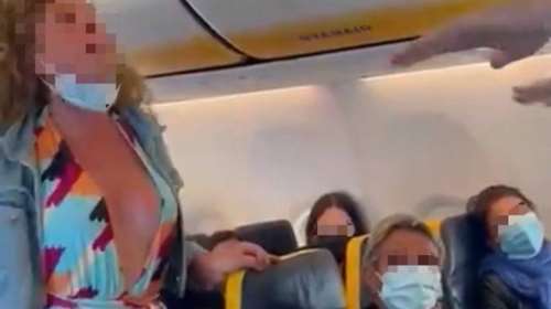 Χαμός σε πτήση Ιμπιζα - Μιλάνο: Επιβάτιδα αρνήθηκε τη μάσκα και άρχισε να βρίζει και να κλωτσάει [βίντεο]