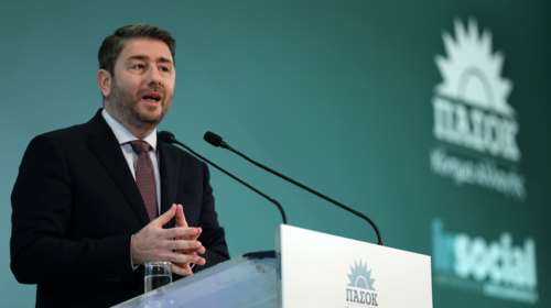 Ανδρουλάκης για τον Μητσοτάκη και τα Τέμπη: Κάνει ότι δεν ξέρει τις ευθύνες των υπουργών του