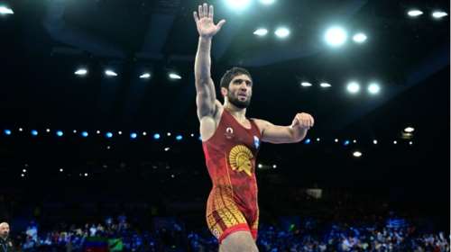 Αποθέωση του Νταουρέν Κουρουγκλίεφ στο Ολυμπιακό χωριό - Η υποδοχή μετά το χάλκινο μετάλλιο [βίντεο]