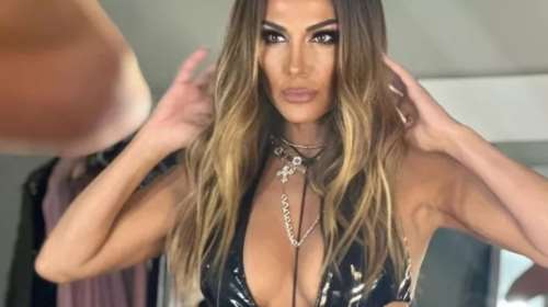 Δέσποινα Βανδή: Με Celia Kritharioti vinyl ολόσωμη φόρμα στην Κύπρο