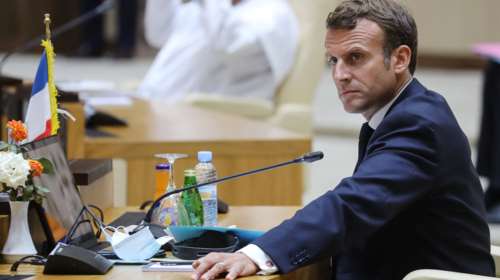 Μακρόν: Με νέα κυβερνητική ομάδα και άδηλο μέλλον για τον πρωθυπουργό του