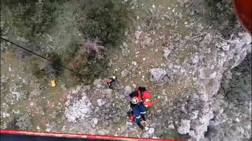 Καστοριά: Νεκρός άνδρας εντοπίστηκε στο &quot;Βάραθρο του Χάρου&quot; - Επιχείρηση για την ανάσυρση της σορού