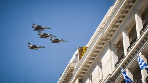Δοκιμαστικές πτήσεις αεροσκαφών πάνω από την Αττική  για την επέτειο της 25ης Μαρτίου