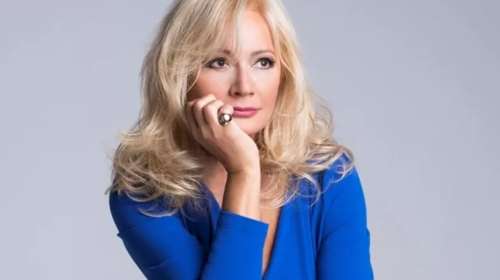 Αγγελική Νικολούλη: Μας συστήνει για πρώτη φορά την αδελφή της και η ομοιότητά τους εντυπωσιάζει