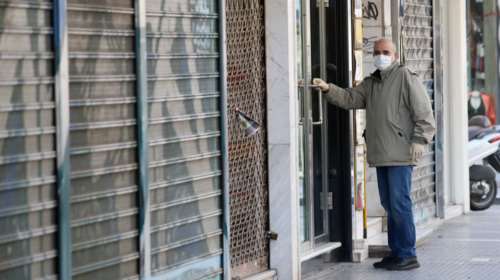 Ο κορονοϊός φέρνει και την εργασιακή ανασφάλεια: Ετοιμάζονται για απολύσεις 4 στις 10 επιχειρήσεις