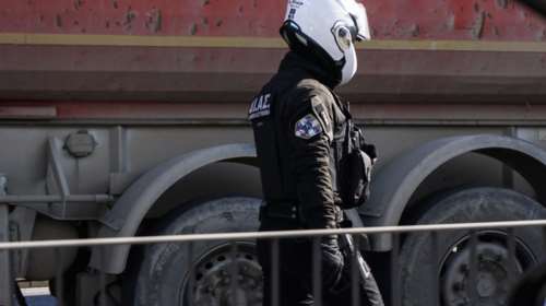 Συναγερμός στην Κυψέλη για άνδρα που πυροβολούσε με καραμπίνα από μπαλκόνι - Συνελήφθη μετά από επέμβαση των ΕΚΑΜ