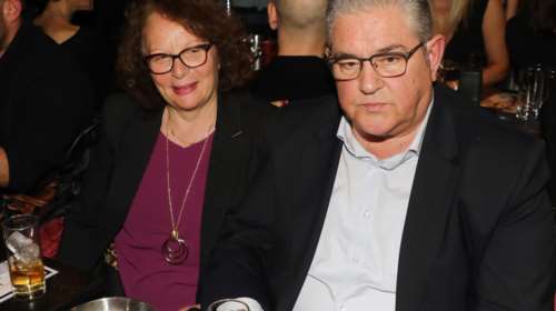 Δημήτρης Κουτσούμπας: Σπάνια βραδινή έξοδος με τη σύζυγό του - Πήγαν στο Vox για τη Νατάσσα Μποφίλιου