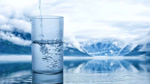 Μήπως μαζί με το νερό μας πίνουμε και… νιτρικά;