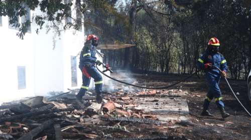 Υπό μερικό έλεγχο η πυρκαγιά στην Τζια - 24 φωτιές ξέσπασαν το τελευταίο 24ωρο σε όλη τη χώρα