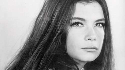 Ρετρό φωτό: Η σικ Τζένη Καρέζη κάνει τη στέψη της "Ωραιότερης Ελληνίδας" το 1967 - Η ηθοποιός που είχε κερδίσει