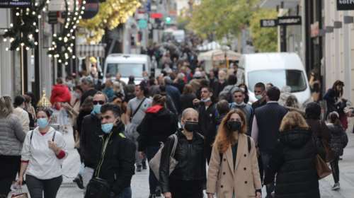 Σε ρυθμό Χριστουγέννων η αγορά: Ανοικτά σήμερα τα εμπορικά καταστήματα - Το εορταστικό ωράριο από Δεύτερα