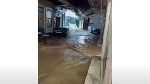 Κακοκαιρία &quot;Alexandros&quot;: Nεροποντή στη Σύρο - Δρόμοι &quot;ποτάμια&quot; στην Ερμούπολη