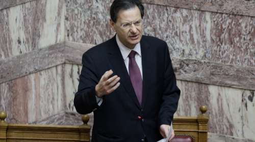 Σκυλακάκης: Υπάρχει λόγος που δεν ρίχνουμε με τη μία όλα μας τα όπλα για την κρίση