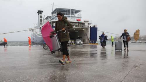 Σάκης Αρναούτογλου: Σφοδροί βοριάδες την Τετάρτη -  Εντονη καιρική αστάθεια με βροχές και καταιγίδες