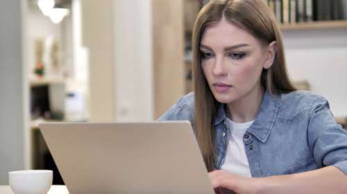 Dr Google: 3 συχνοί λόγοι που αναζητούμε... την ιατρική του συμβουλή