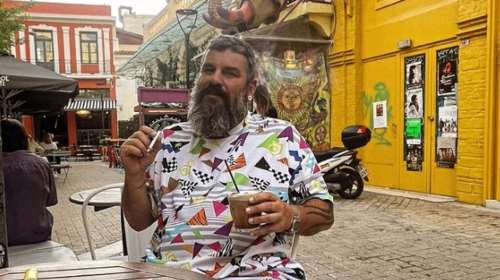 Τόλης Σκουλαριώτης: Βρέθηκε νεκρός στο σπίτι του ο σχεδιαστής - Το συγκινητικό &quot;αντίο&quot; των φίλων του [εικόνες]