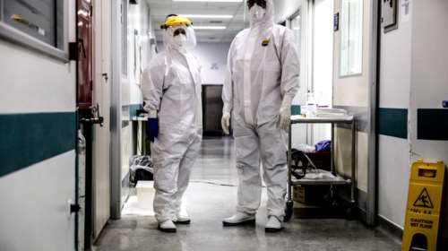 Κορονοϊός: Ένας στους πέντε νέους που νοσηλεύονται χρειάζεται ΜΕΘ και ένας στους δέκα διασωλήνωση