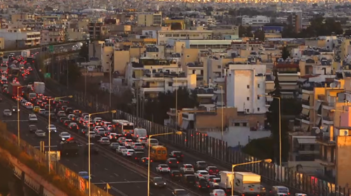 Προβλήματα στον Κηφισό λόγω τροχαίου - Ουρές χιλιομέτρων
