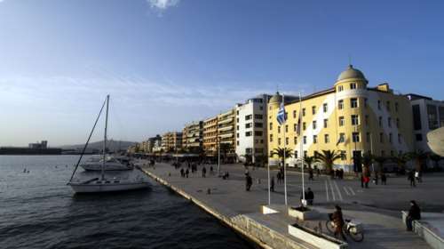 Περίεργο σκηνικό στον Βόλο: Λιμενικοί έκοψαν πρόστιμο σε συνάδελφό τους επειδή... έτρεχε χωρίς μάσκα