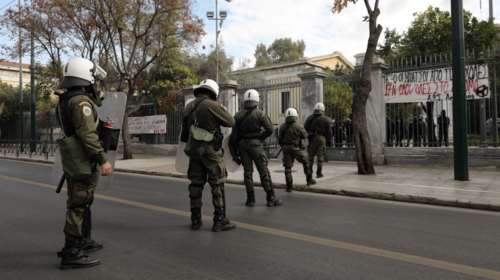 ΣΥΡΙΖΑ, ΚΚΕ και ΜέΡΑ25 διαμαρτύρονται για την απαγόρευση των συναθροίσεων - Αν και η ΕΛΑΣ ανακοίνωσε χαλάρωση των μέτρων...