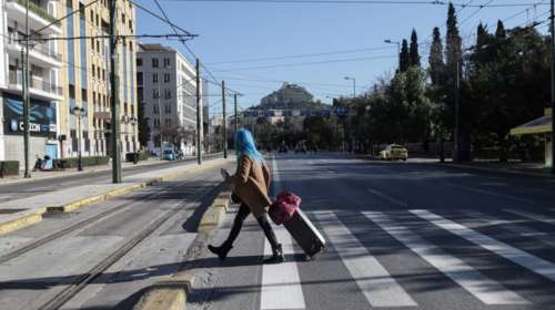 Το online εργαλείο της Apple για τον κορονοϊό: Μείωση 63% στο περπάτημα και 68% στην οδήγηση