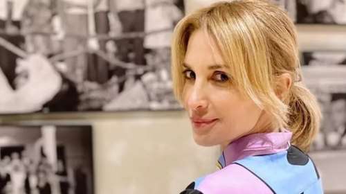 Η Νίκη Κάρτσωνα δημοσίευσε μία σπάνια φωτογραφία με τον γοητευτικό σύζυγό της, Νίκο Χατζή