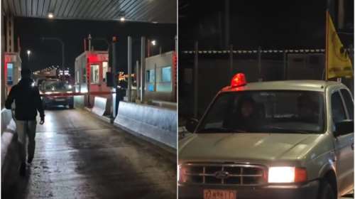 Η στιγμή που οι αγρότες της Εύβοιας και της Θήβας σηκώνουν τις μπάρες στα διόδια στις Αφίδνες [βίντεο]