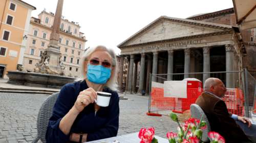 Κορονοϊός: Έως το τέλος του χρόνου το ένα τρίτο των Ιταλών θα έχει υποβληθεί σε τεστ