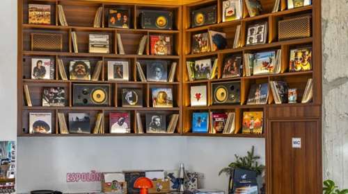 Ένα νέο μπαρ φέρνει αέρα Κέντρου στα Δυτικά Προάστια