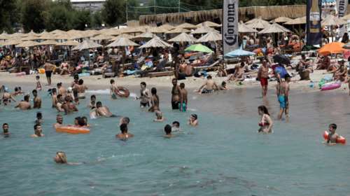 Κορονοϊός: Εμβολιασμοί και στις διακοπές - Στο σπίτι η 1η δόση, στο νησί η 2η