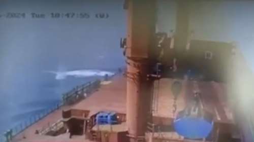 Η στιγμή της επίθεσης των Χούθι στο ελληνόκτητο πλοίο Zografia - Βίντεο ντοκουμέντο