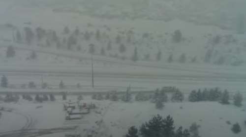 Η Αθηνών-Λαμίας από ψηλά: Η κακοκαιρία &quot;εξαφάνισε&quot; την Εθνική οδό στο ύψος του Μαρτίνου [Βίντεο]